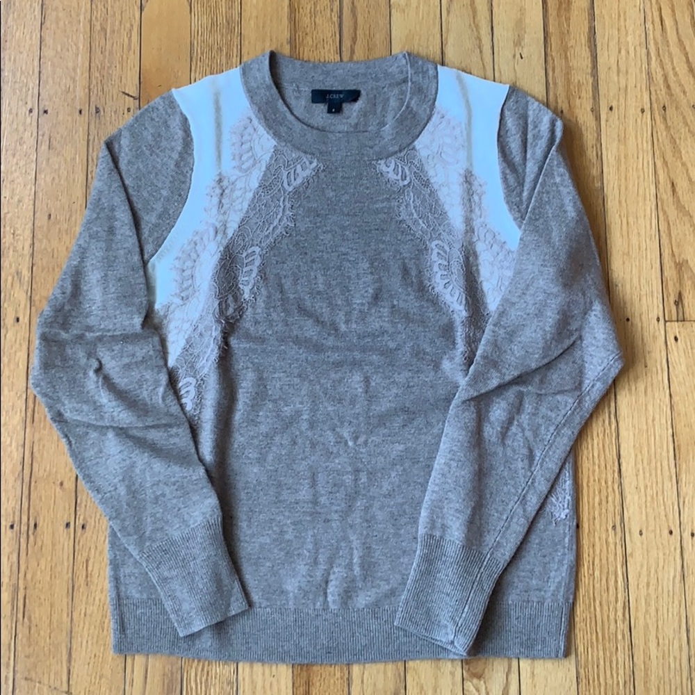 SALE 🌟 GUC J Crew sweater with lace detail